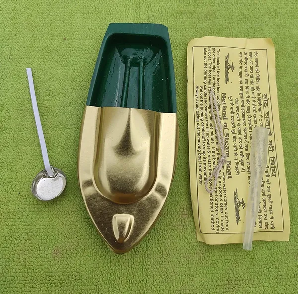 Multicolour_Steam_Powered_Tin_Toy_Boat_Nav_Pop_Put_Putt_Steamer_Boat_Toy__Painted