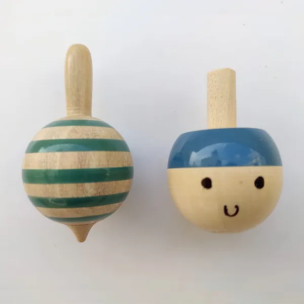 Multicolour_Wooden_Spin_Tops_|_Magic_Turn_Top_&_Ball_Spinning_Tops