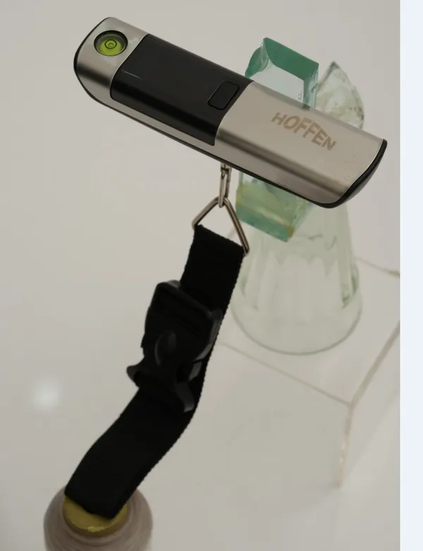 Hoffen_Portable_Digital_Weight_Machine_For_Luggage_Weighing_Scale,_50_kg_Luggage_Weight_Machine_Weighing_Machine_For_Luggage,_Home_Use,_gas_cylinder,_suitcase_and_bag_for_flight_and_travel