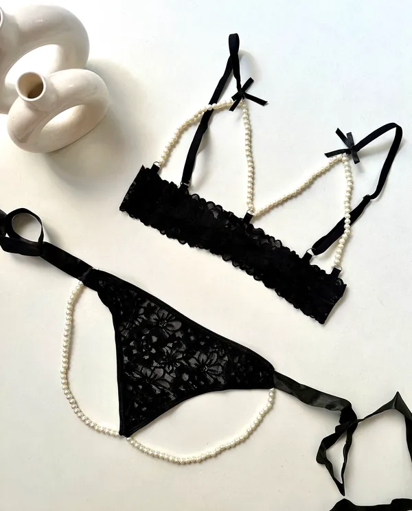 Noir_Pearl_lingerie