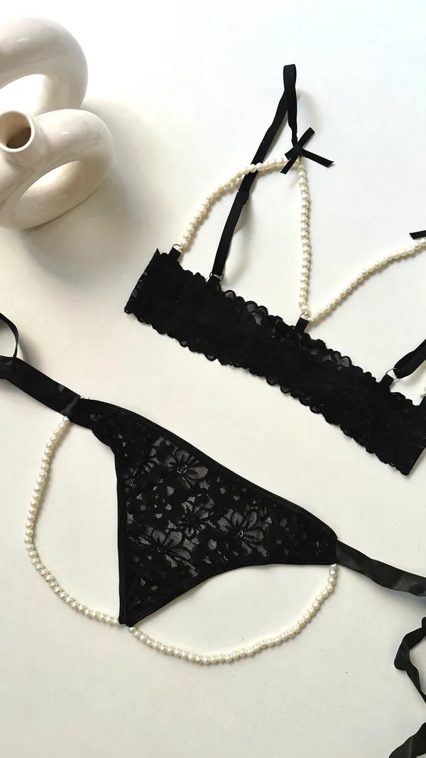 Noir_Pearl_lingerie