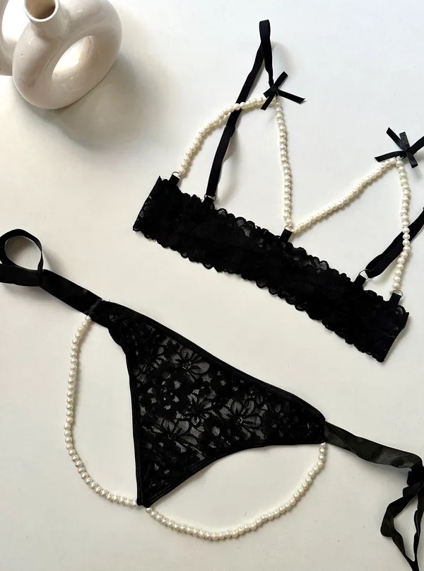 Noir_Pearl_lingerie