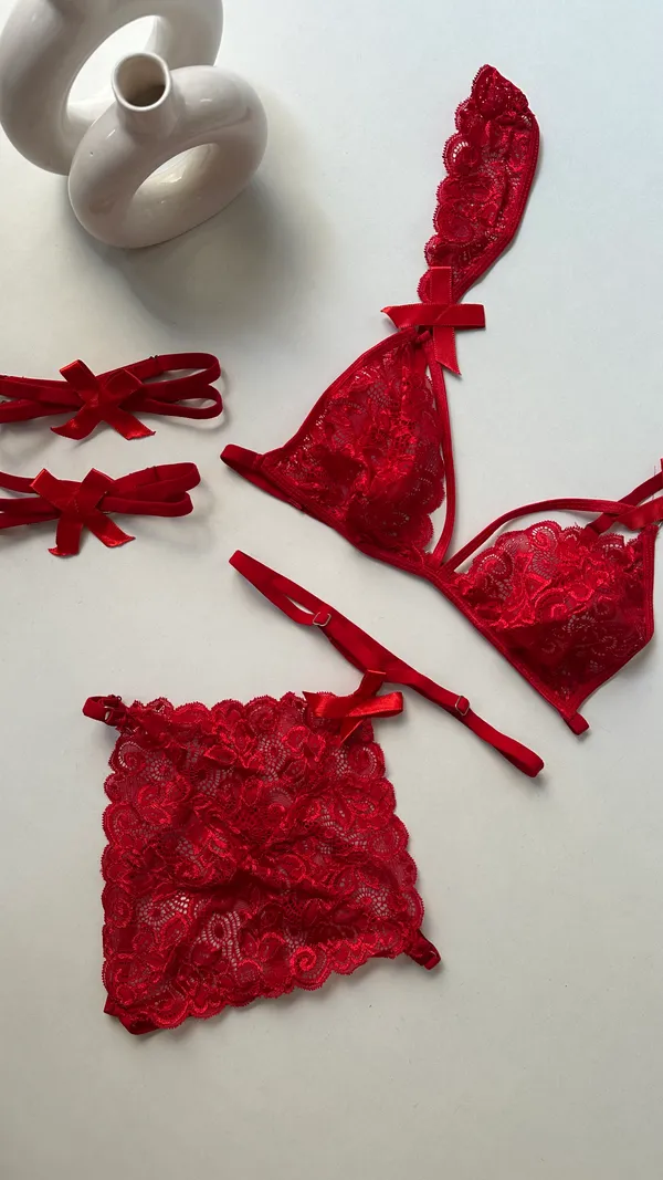 Crimson_Desire_lingerie