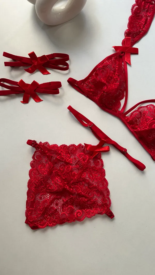 Crimson_Desire_lingerie
