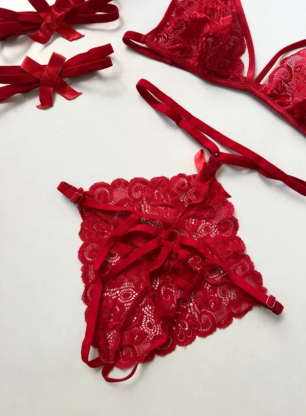Crimson_Desire_lingerie