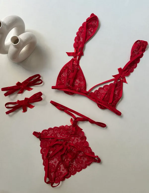 Crimson_Desire_lingerie
