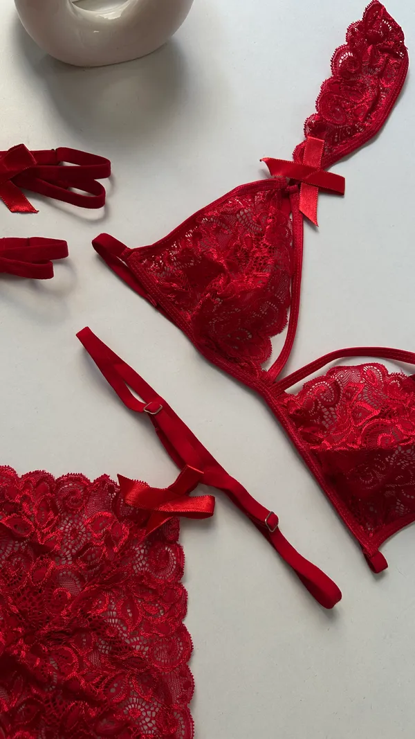 Crimson_Desire_lingerie