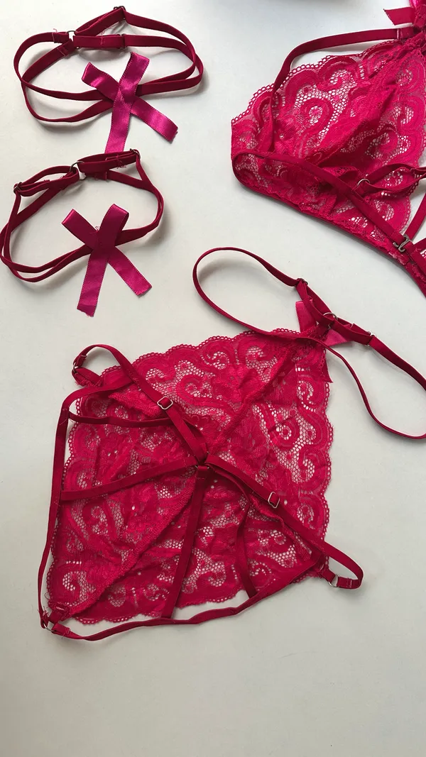 Rouge_Bloom_lingerie