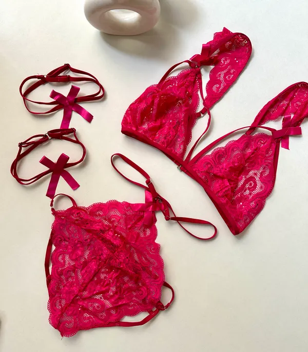 Rouge_Bloom_lingerie