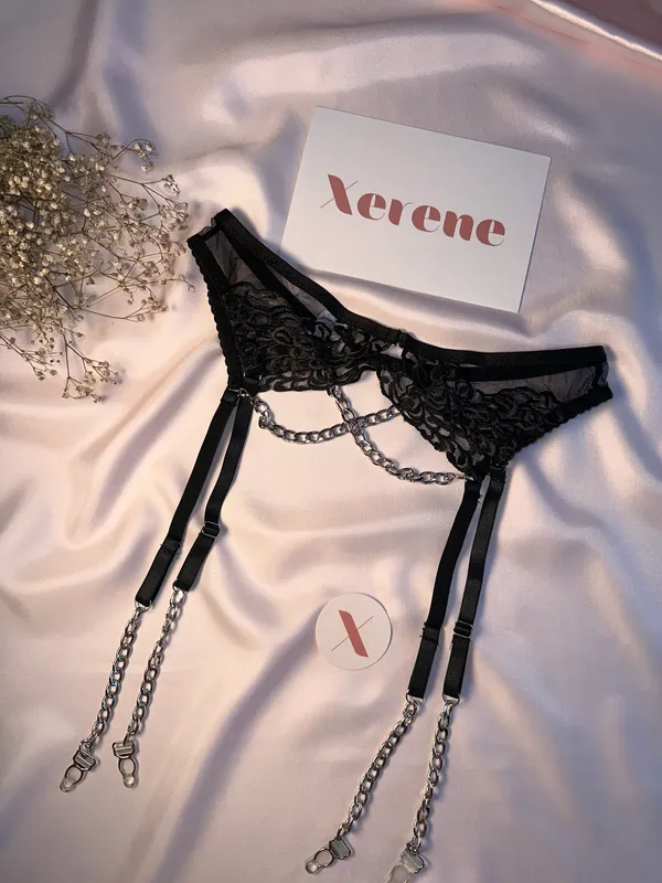 Dark_Bloom_Lace_Lingerie