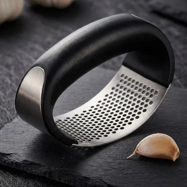 Multicolor_Kitchen_Stainless_Steel_Garlic_Press_With_Ergonomic_Handle