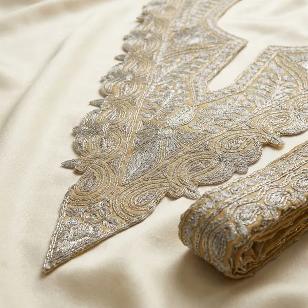 Yellow_and_Silver_Tilla_And_Zari_Premium_And_Elegant_Neck_Design_For_Women_And_Girls