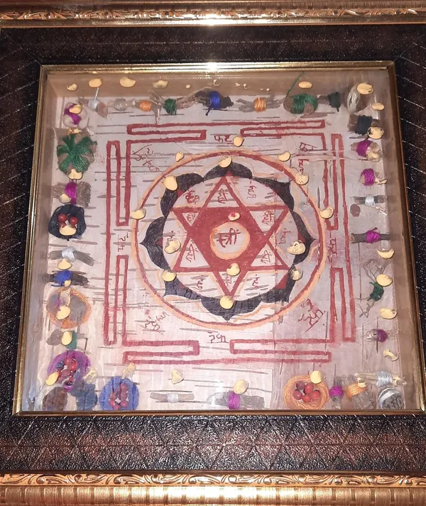 Tantr_Nivarak_MahaTara_DasMahavidya_Golden_Premium_Quality_Yantra_On_Bhojpatra_Framed_Art
