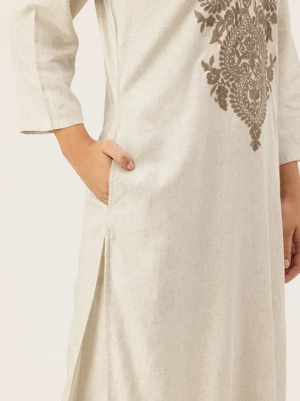 Rangnoor_Ivory_Grace_Embroidered_Cotton_Flex_Kurta_Pant_Set