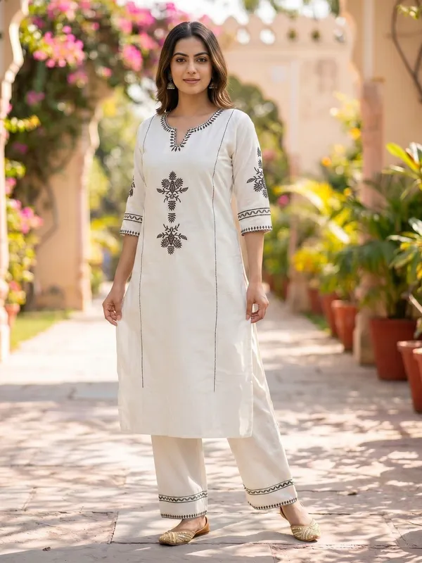 Rangnoor_White_Embroidered_South_Cotton_Kurta_Pant_Co-ord_Set