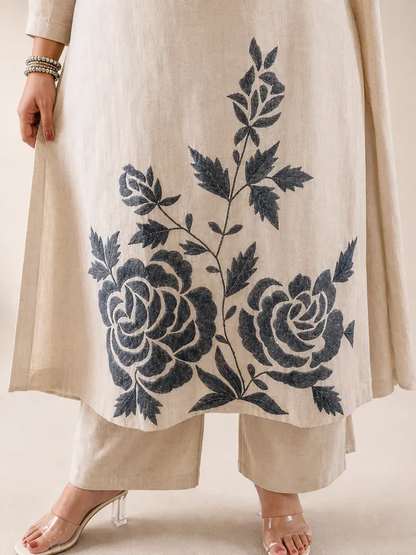 Rangnoor_Women's_Cream_Cotton_Embroidered_Kurta_Pant_Set_with_Dupatta