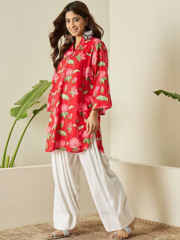 Rangnoor_Women's_Red_Floral_Printed_Cotton_Kurta_with_Farshi_Salwar_Set