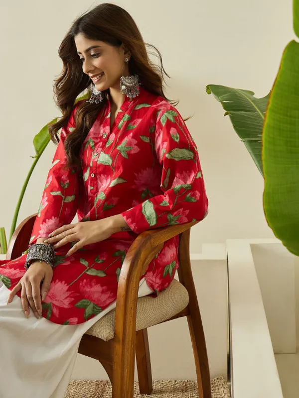 Rangnoor_Women's_Red_Floral_Printed_Cotton_Kurta_with_Farshi_Salwar_Set