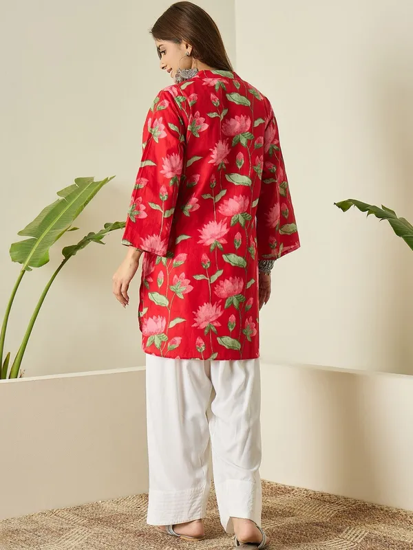 Rangnoor_Women's_Red_Floral_Printed_Cotton_Kurta_with_Farshi_Salwar_Set