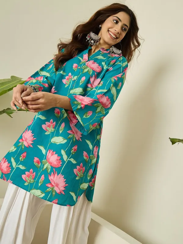 Rangnoor_Women's_Teal_Blue_Floral_Printed_Cotton_Kurta_with_Farshi_Salwar_Set