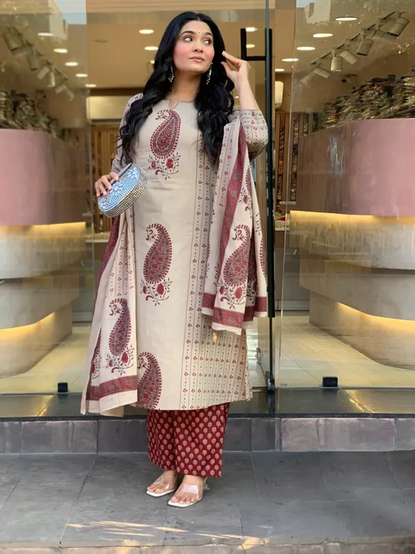Rangnoor_Beige_&_Maroon_Paisley_Printed_Cotton_Kurta_Pant_Dupatta_Set