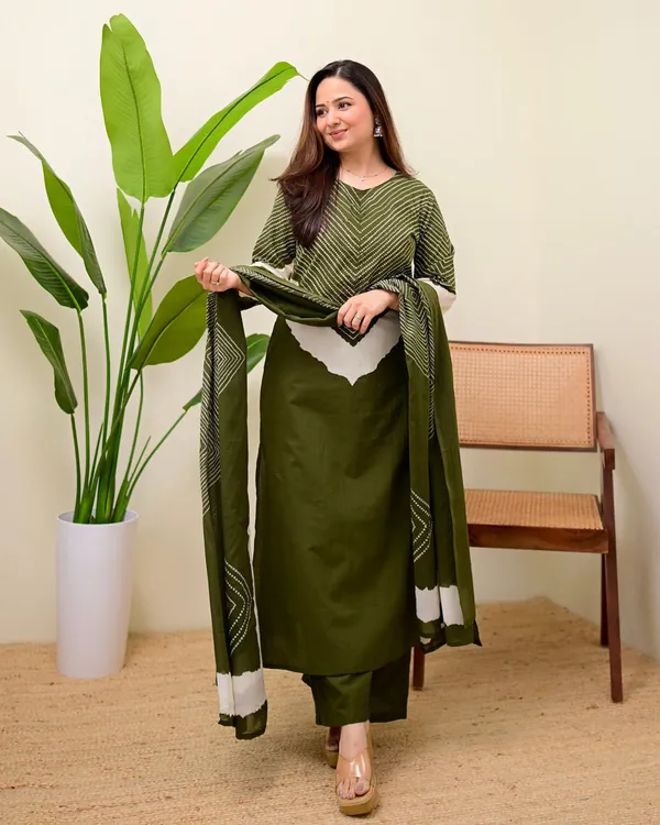 Rangnoor_Women's_Olive_Green_Printed_Kurta_Pant_Dupatta_Set