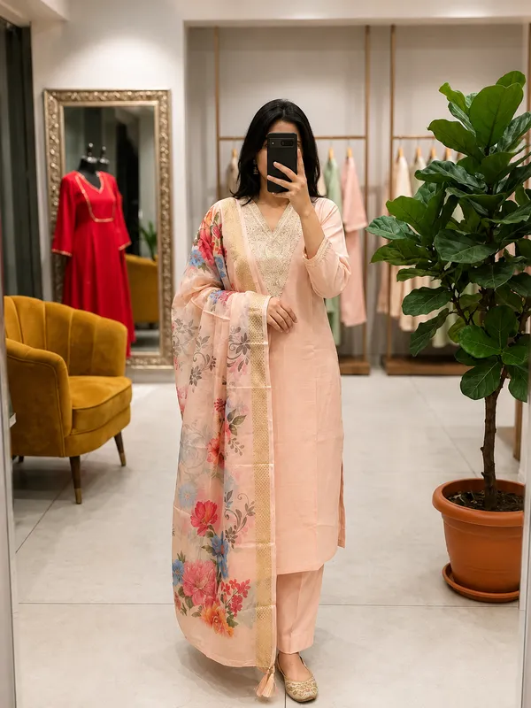 Rangnoor_Women's_Peach_Roman_Silk_Embroidered_Kurta_Pant_Set_with_Chanderi_Dupatta