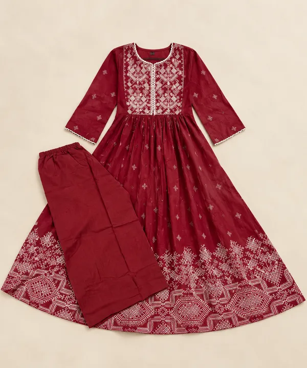 Rangnoor_Women's_Magenta_A-Line_Printed_Cotton_Kurta_Palazzo_Set_with_Embroidered_Neck