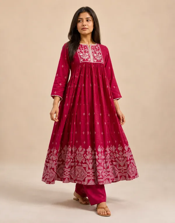 Rangnoor_Women's_Magenta_A-Line_Printed_Cotton_Kurta_Palazzo_Set_with_Embroidered_Neck