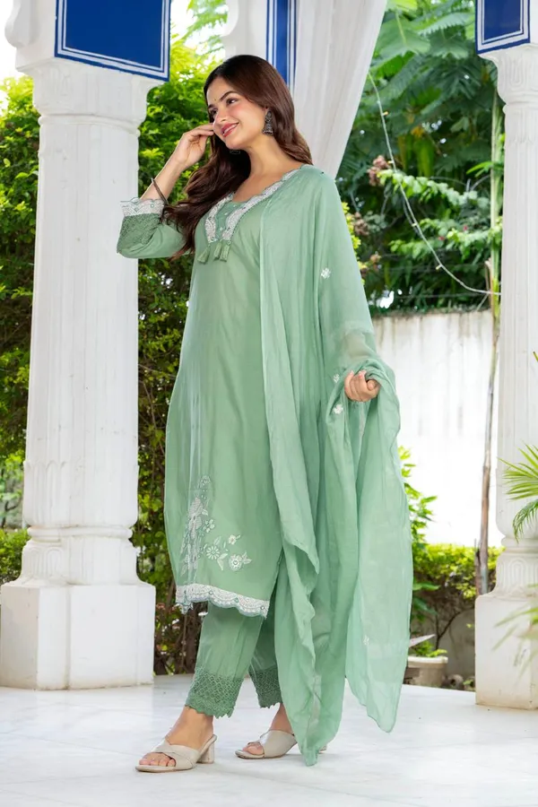 Rangnoor_Mint_Grace_Embroidered_Cotton_Kurta_Set