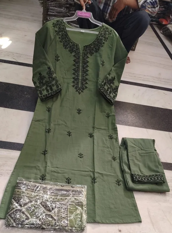 Women's_Dark_Green_Cotton_Flex_Straight_Kurta_Pant_Set_with_Chanderi_Dupatta