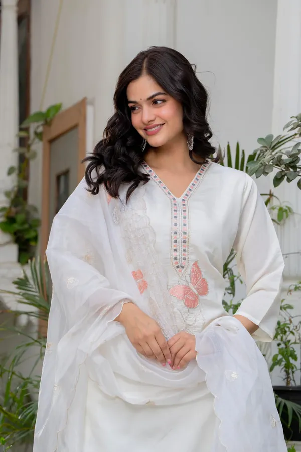 Women's_White_Heavy_Roman_Silk_Kurta_Pant_Set_with_Fancy_Dupatta_&_Embroidery