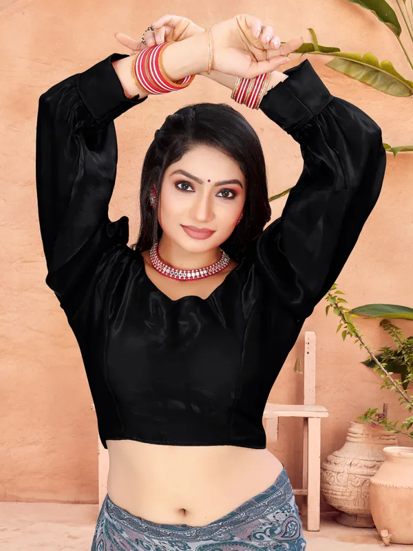 Green_And_Black_Cotton_Silk_Back_Hook_Solid_Padded_Blouse_For_Women(Pack_of_2)