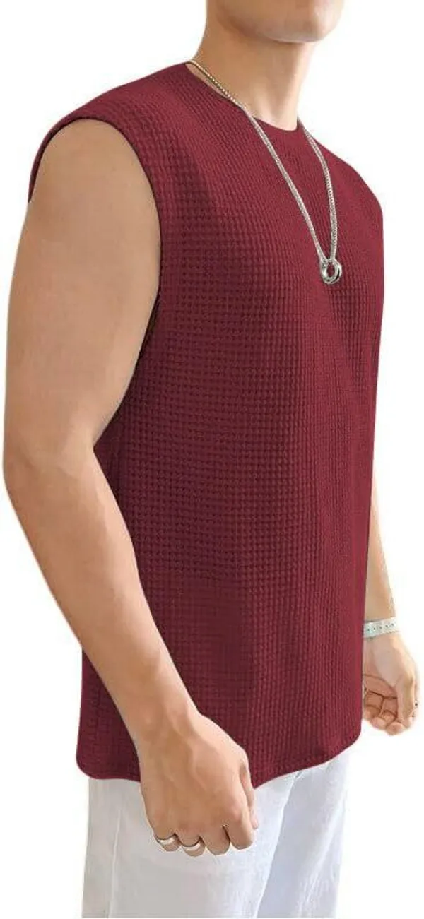 Maroon_Cotton_Blend_Self_Design_Round_Neck_T-Shirt_For_Men