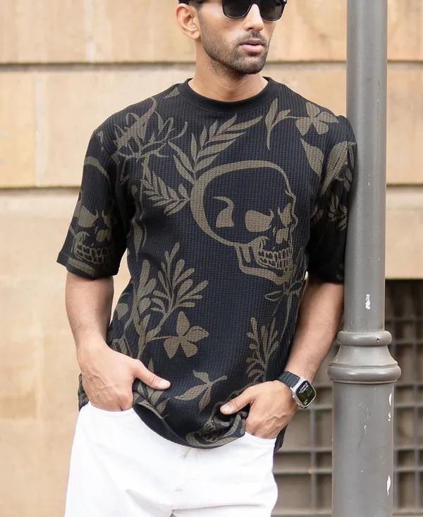 White_And_Black_Cotton_Blend_Geometric_Print_Round_Neck_T-Shirt_For_Men_(Pack_Of_2)