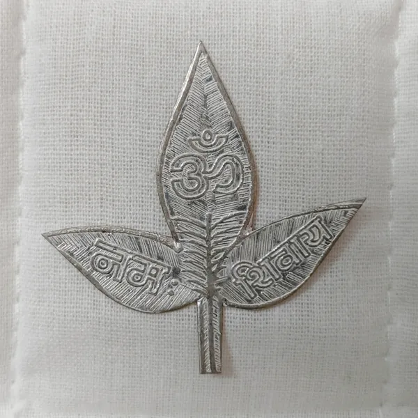 Sterling_Silver_Belpatra_Leaves_For_Lord_Shiva_Pooja