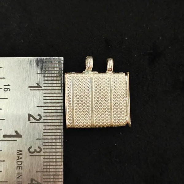 Sterling_Silver_Square_Shape_Amulet_,_Chandi_Tabiz_Pendant_/_Locket_(Medium_Size,_3.4_Gm)