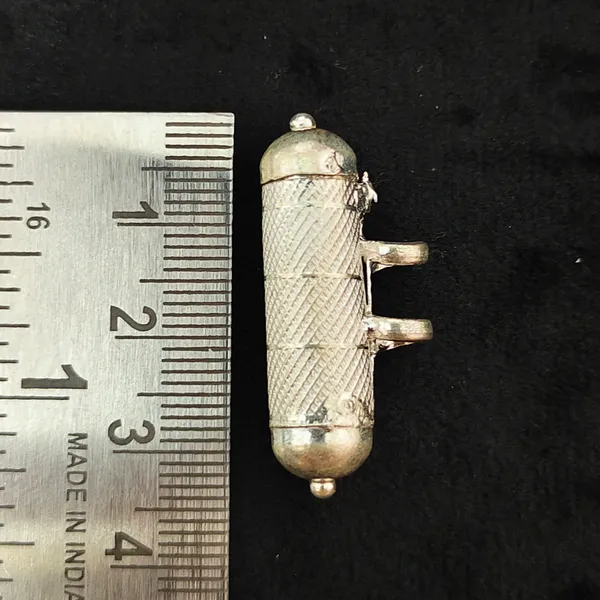Sterling_Silver_Round_Shaped_Amulet_Pendant_Tabiz_Medium_Size,_Mantra_Box,_Silver_Tabiz_/Pure_Silver_Textured_Cylinder_Amulet_Pendant_(3.3Gm,_3.4_X_1.5_Cm)