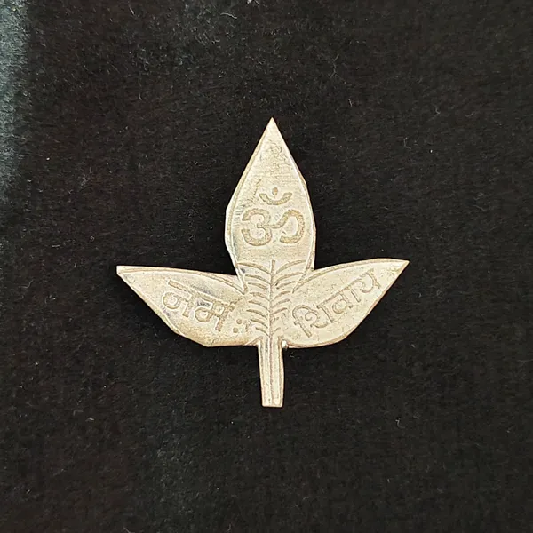 Sterling_Silver_Belpatra_Leaves_For_Lord_Shiva_Pooja