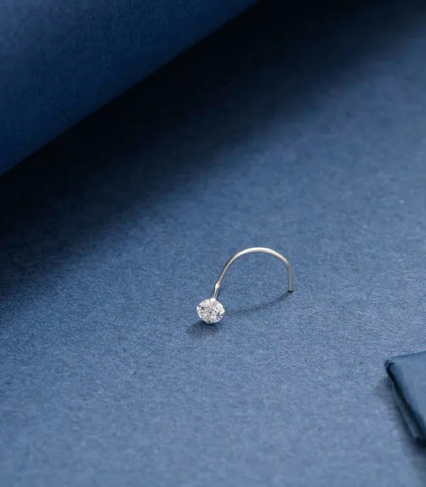 Silver_Single_Stud_Nose_Pin_For_Women