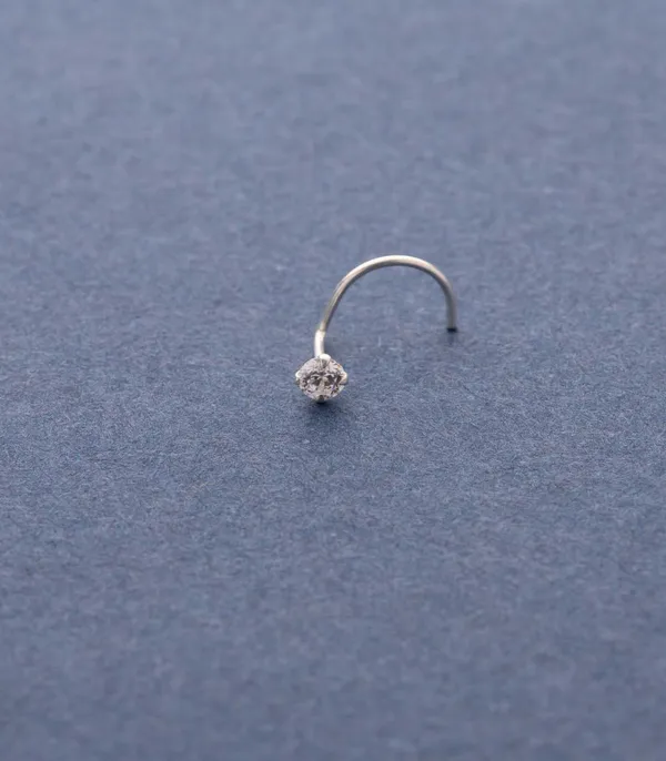 Silver_Single_Stud_Nose_Pin_For_Women