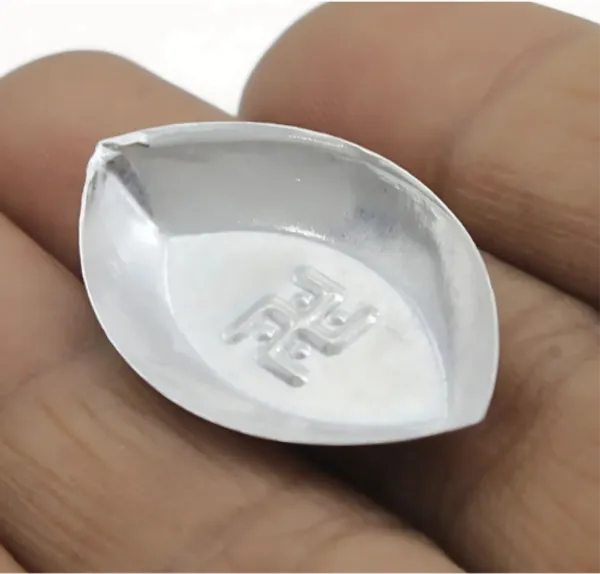 Silver_Boat/Chandi_Ki_Naav_With_Swastik_Embedded_~_Pooja_Items/Used_In_Pooja_Rituals