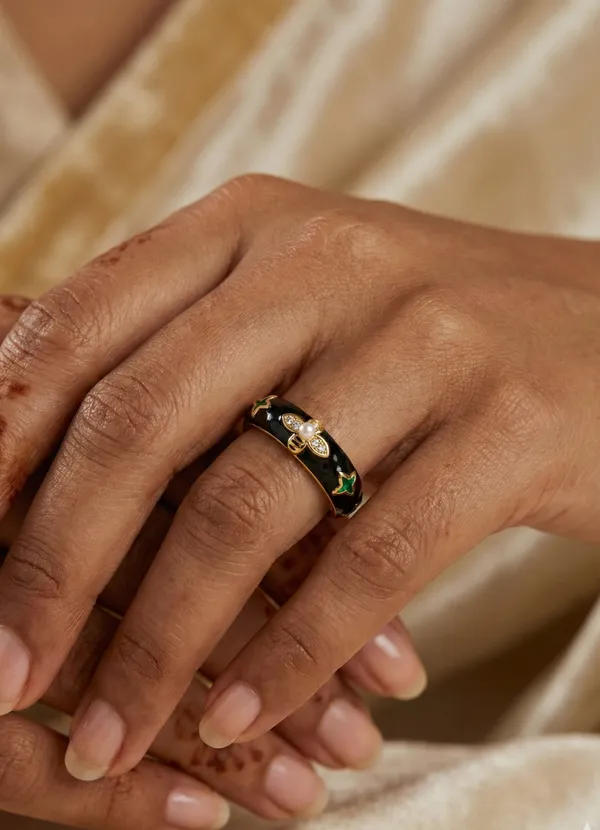 Vaanya_Gold_Plated_Anti_Tarnish_Ring_For_Women