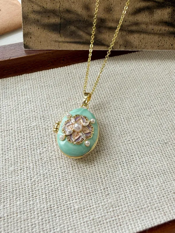Ariel_18K_Gold_Plated_Anti_Tarnish_Locket_Pendant_Necklace_For_Women
