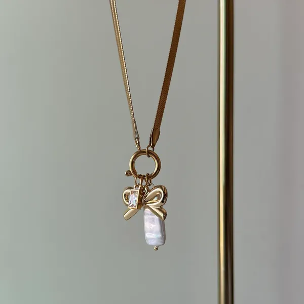 Tisraa_18K_Gold_Plated_Anti_Tarnish_Pendant_Necklace_For_Women