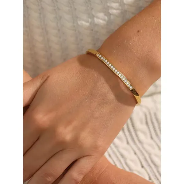 Kairavi_18K_Gold_Plated_Anti_Tarnish_Bracelet_For_Women