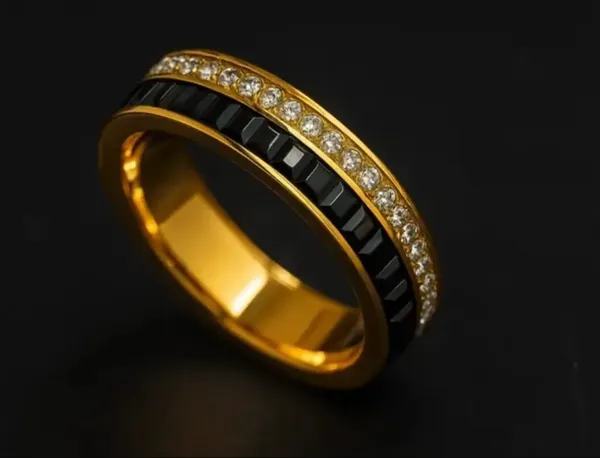 Kaarvi_18K_Gold-Plated_Anti_Tarnish_Ring_For_Women