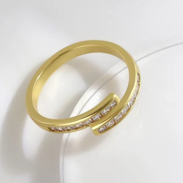 Komal_18K_Gold_Plated_Anti_Tarnish_Ring_For_Women