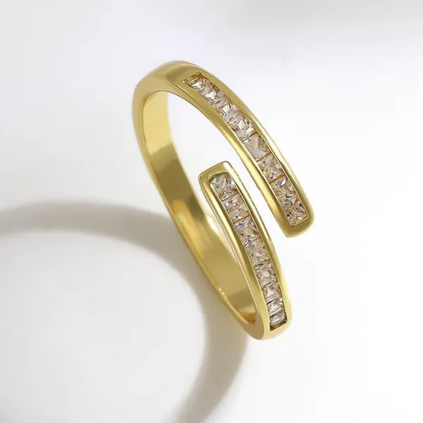 Komal_18K_Gold_Plated_Anti_Tarnish_Ring_For_Women