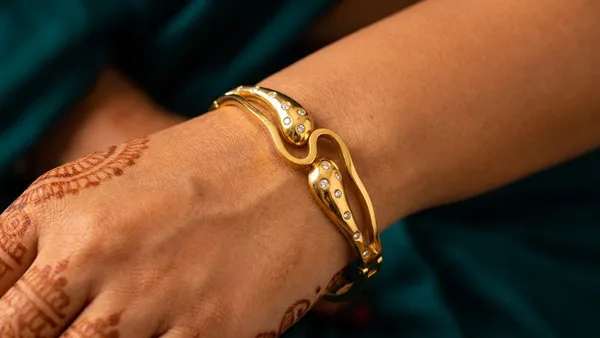 Mira_18K_Gold_Plated_Anti_Tarnish_Bracelet_For_Women_